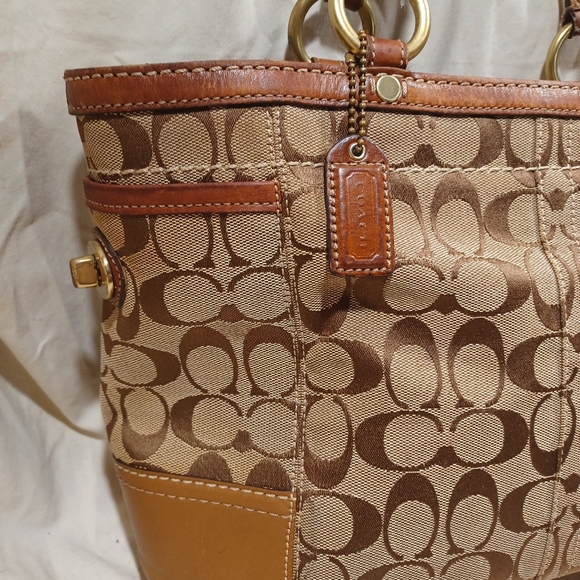 Coach gallery tote - Picture 2 of 15